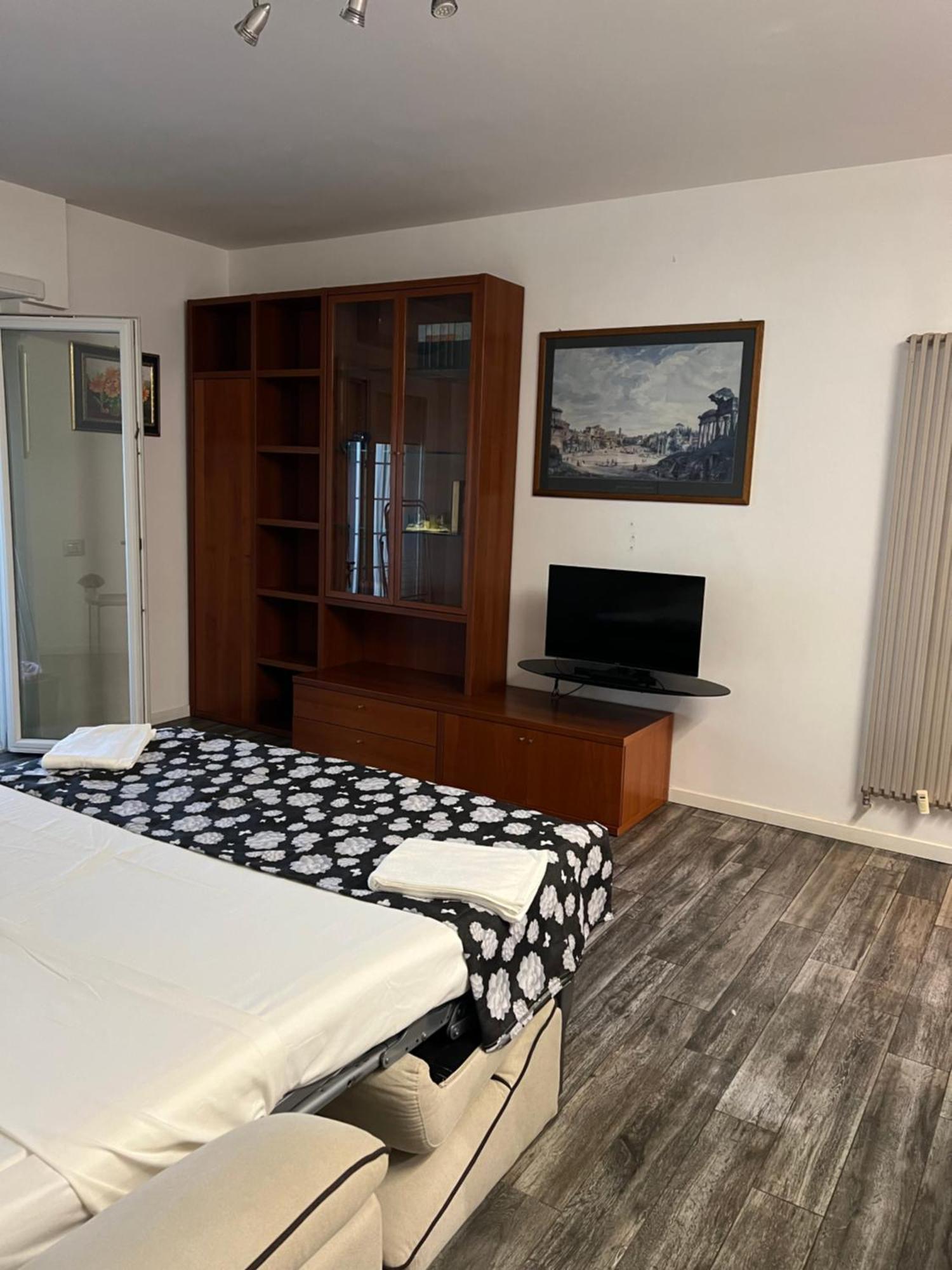 Appartamento Zona Torrino Рим Екстериор снимка